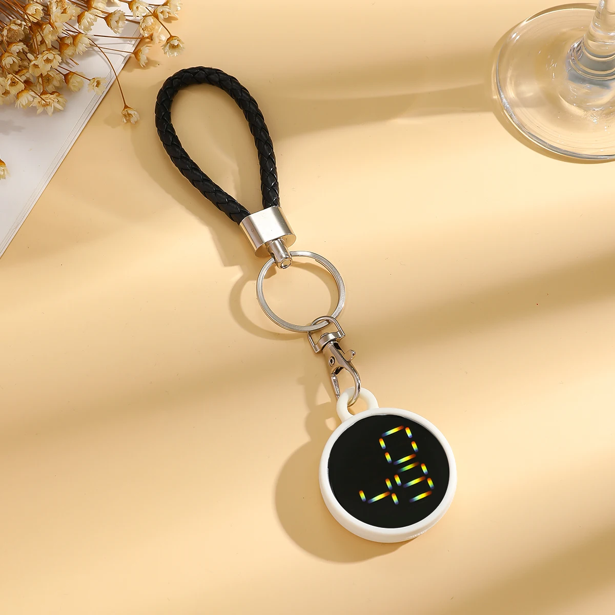 

Модные цифровые часы-брелок с LED-дисплеем - миниатюрные карманные часы с радужным дисплеем и плетеным кожаным ремешком