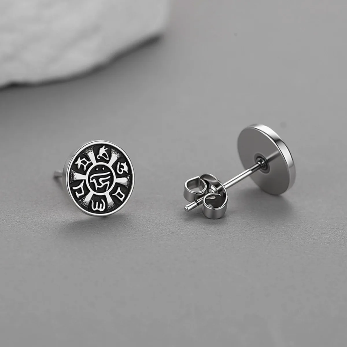 Boucles d'oreilles clous rétro en acier inoxydable pour hommes et femmes, bijoux de piercing pour oreilles sensibles, style mode punk hip-hop