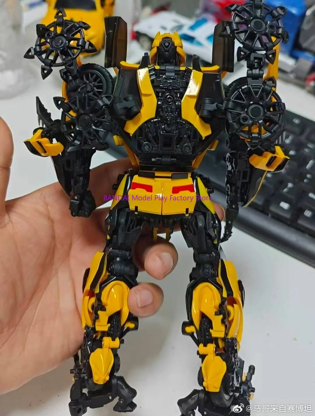 

[Скоро в наличии] Первая партия оригинальных уникальных фигурок-роботов UniqueToys UT-R11 UTR11 BUZZ GUARDIAN MPM из сплава