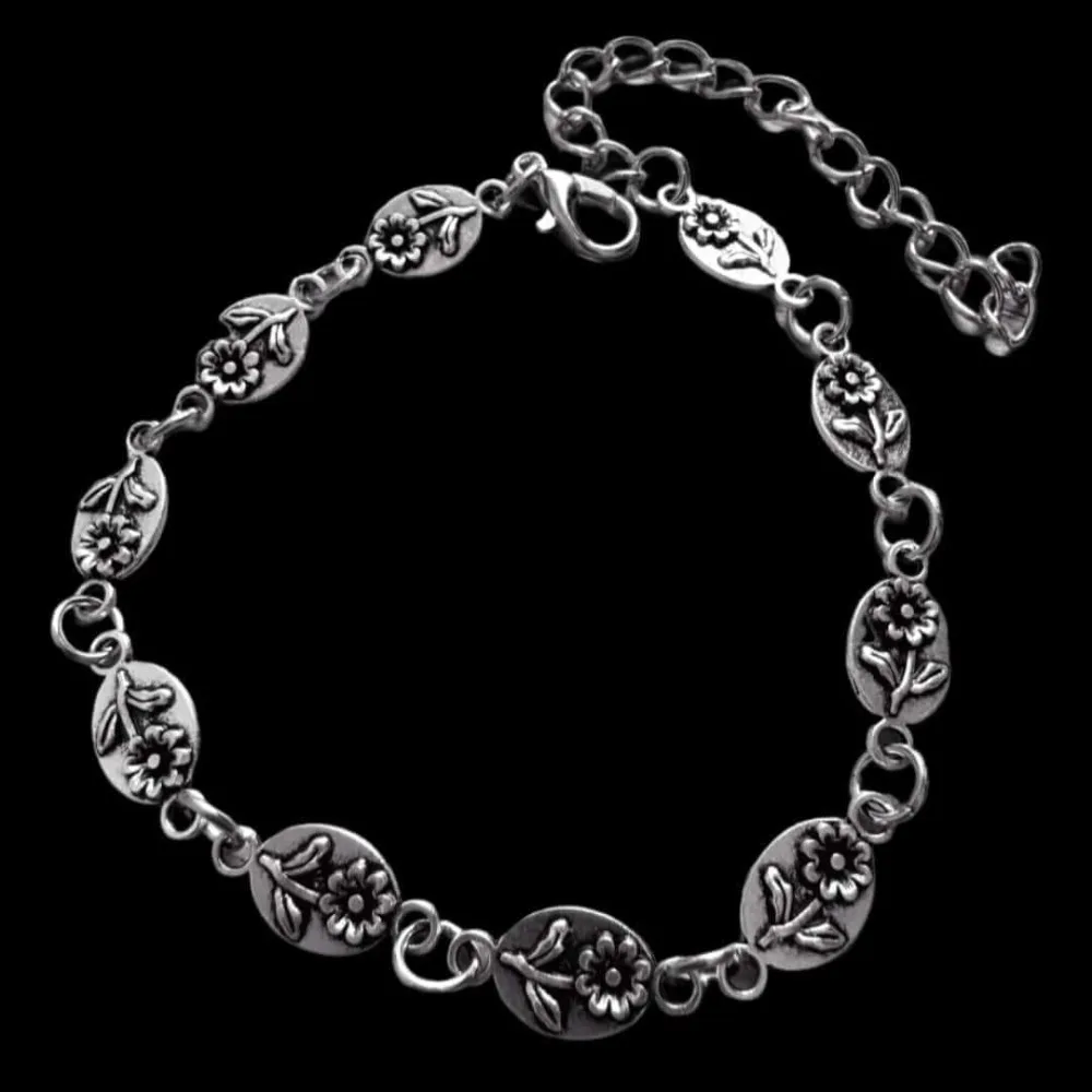 Retro Personality Ancient Silver Relief Flowers Oval Spliced Chain Adjustable Bracelets for Women Middle Ages Charm Jewelry Gift