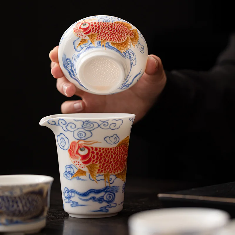 الأبيض اليشم الخزف التنين الأسماك مصفاة كامل السيراميك المتكاملة بقايا ورقة تصفية الكونغ فو مجموعة فاصل الشاي