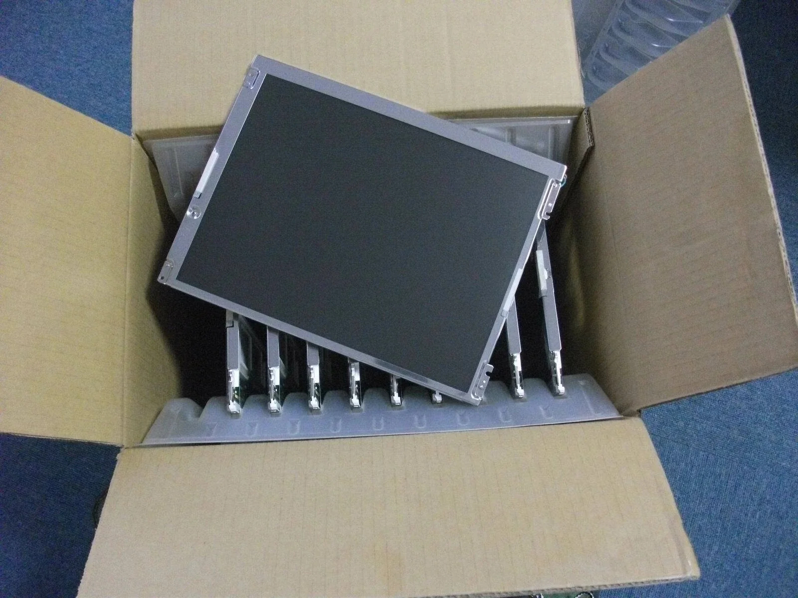 LQ121S1LG0A new 12.1