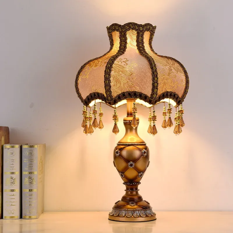 Vintage Brass Desk Lamp Warm Light Bedside Reading Light Luxury European Style Table Lamp for Living Room Study Home Decor