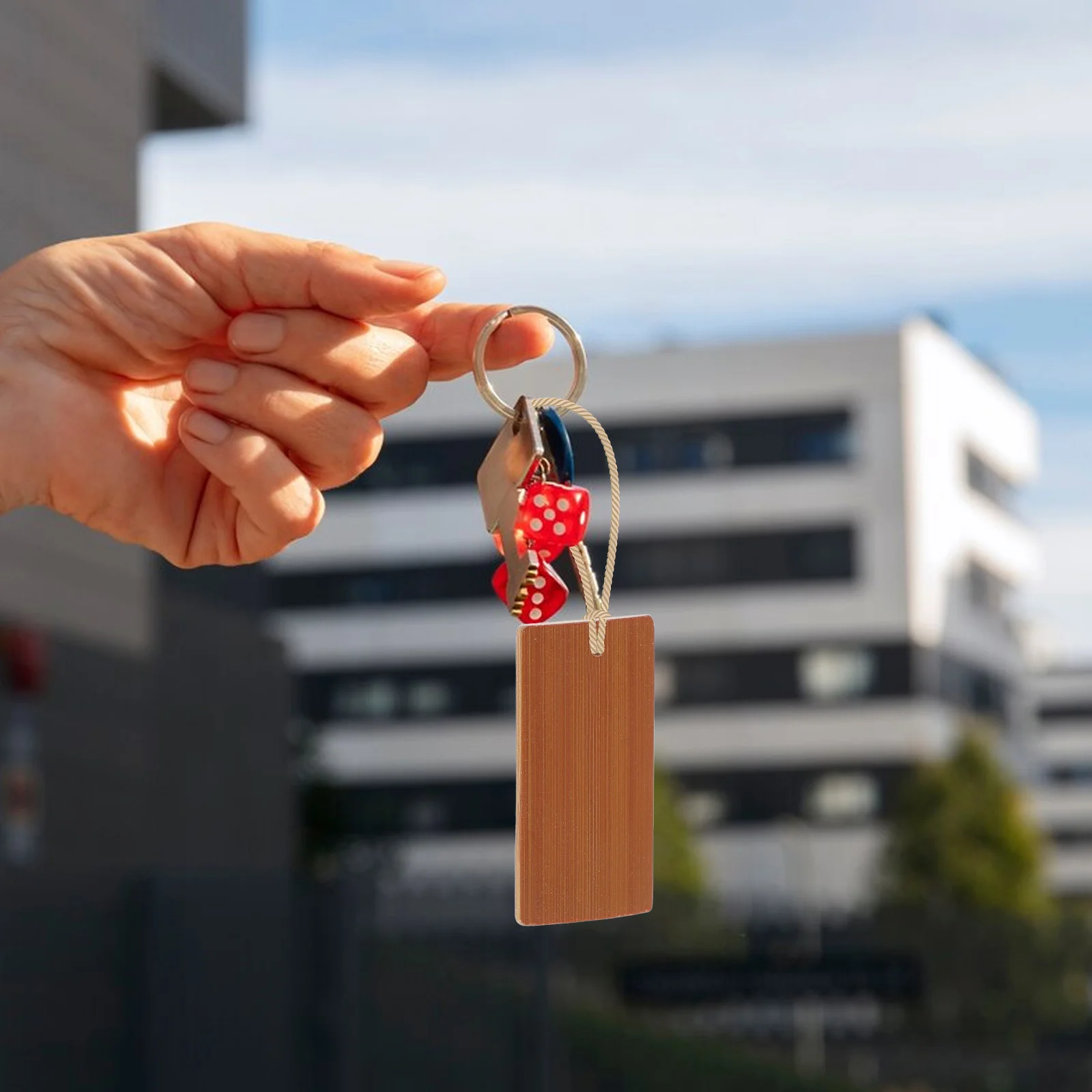 

50Pcs Bamboo Chip Keychain Pendant Creative Durable Decoration Perfect DIY Sculpture Fashion Keyring Pendant for Bags Keys