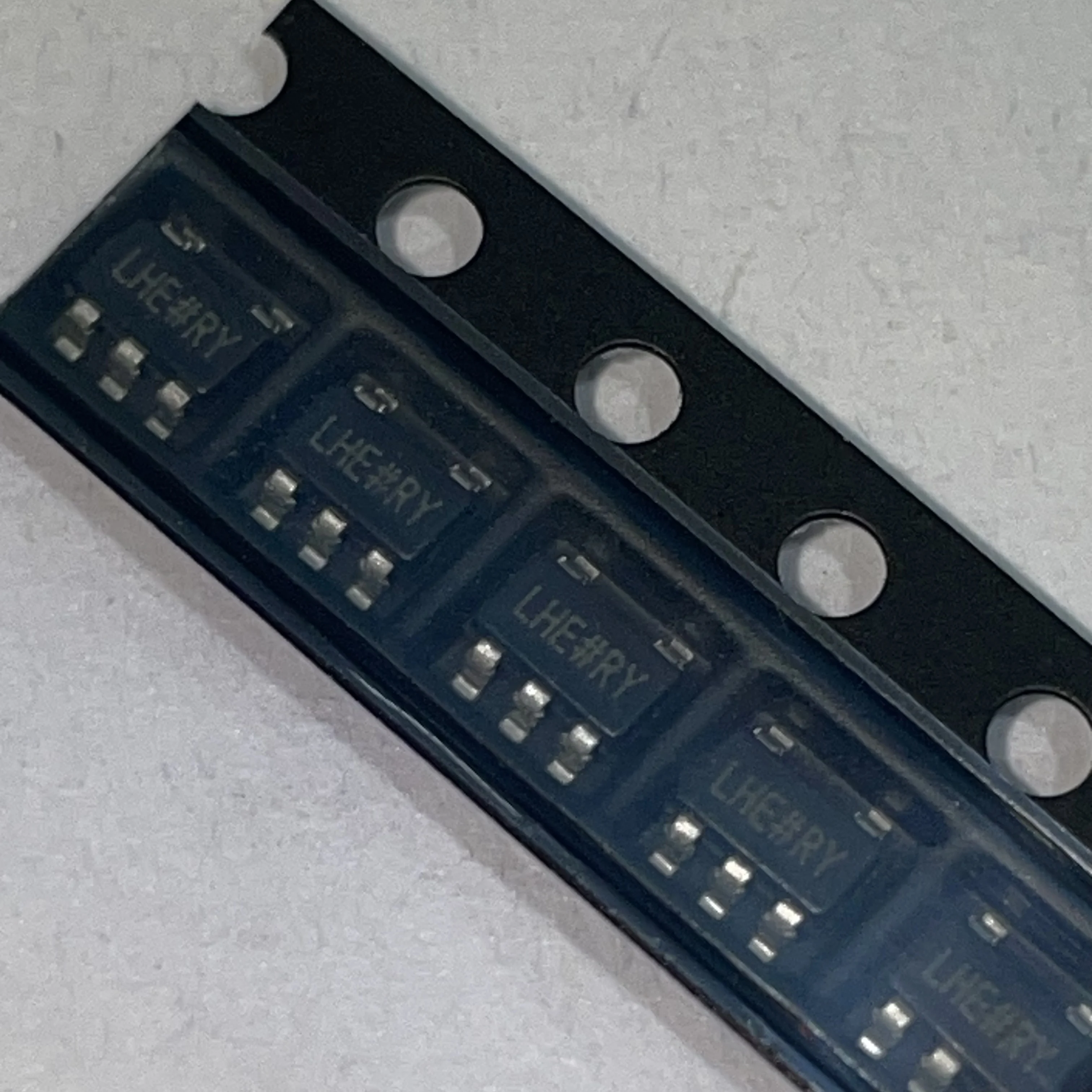 

20PCS ADP162AUJZ-1.8 LLN ADP162AUJZ-2.5 LHB ADP162AUJZ-2.8 LHC ADP162AUJZ-3.0 LHD ADP162AUJZ-3.3 LHE SOT 5-Lead TSOT 150mA, CMOS