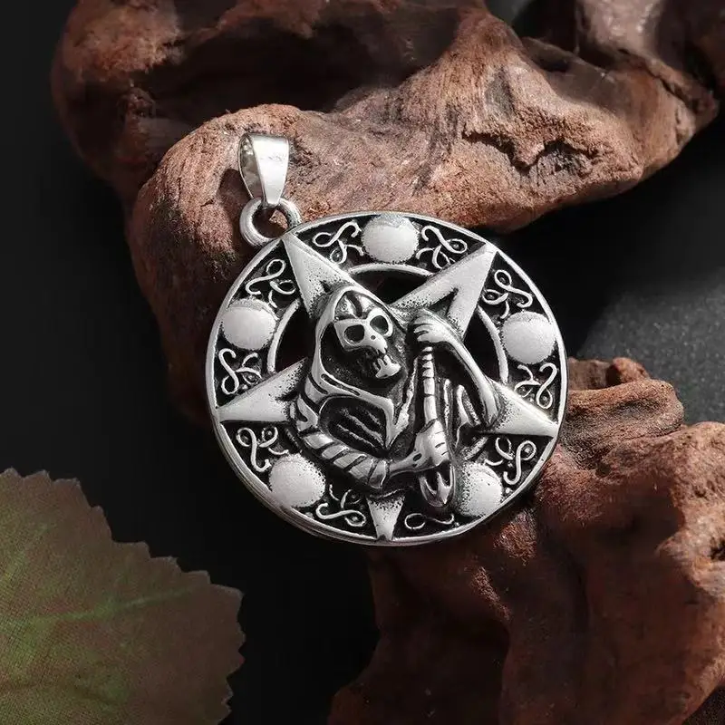Classic Retro Hell Holy Death Sickle Round Medal Pendant Stainless Steel Necklace for Men Gothic Punk Personalized Jewelry Gifts