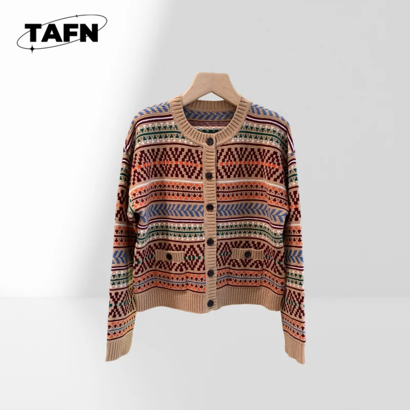 

2025 Vintage Cashmere Cardigan – 100% Wool Knitwear for Casual Elegance Vintage Style Cozy Warmth for Everyday Wear AJ1312