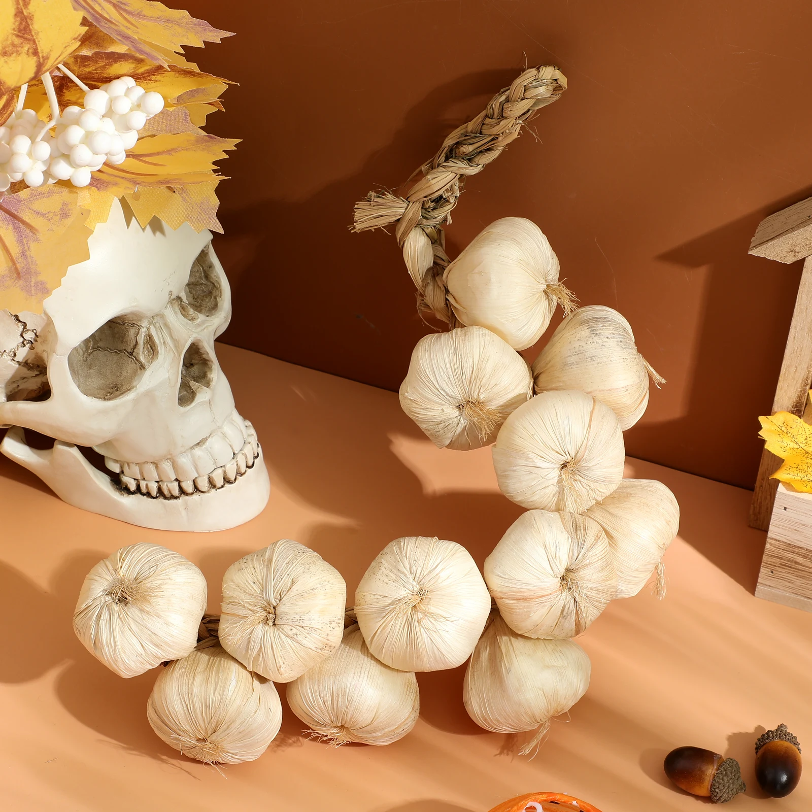 

1 Set Halloween Fake Garlic Decorations Realistic Artificial Vegetable Party String Hanging Props For Bar Haunted House Table