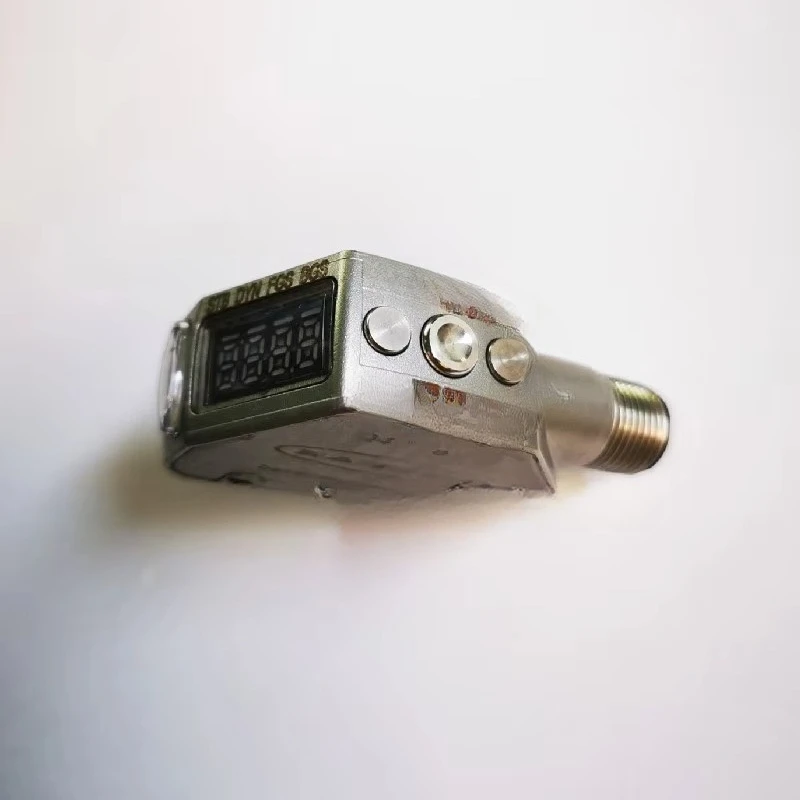 (1PCS) BANNER Q4XTBLAF300-Q8 High-Precision Laser Ranging Sensor 10-30VDC New in Stock