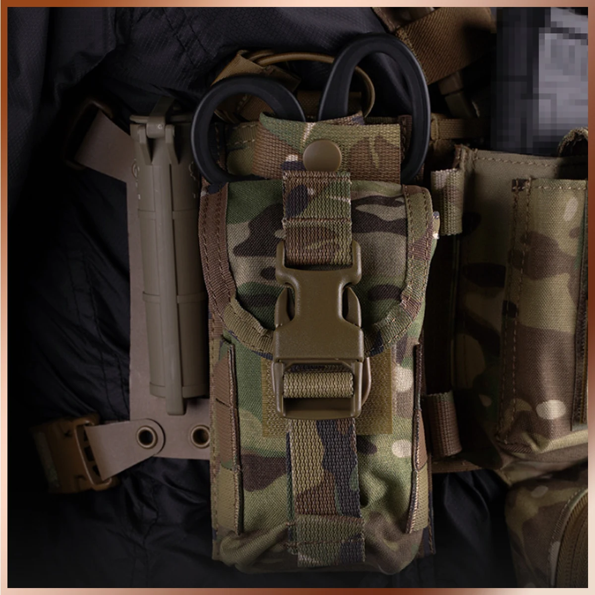 Tactical MOLLE Quick Release Medical Kit Pouch Scissors Emergency Medical Storage Bag Trauma Kit Pouch Security Survival Gear