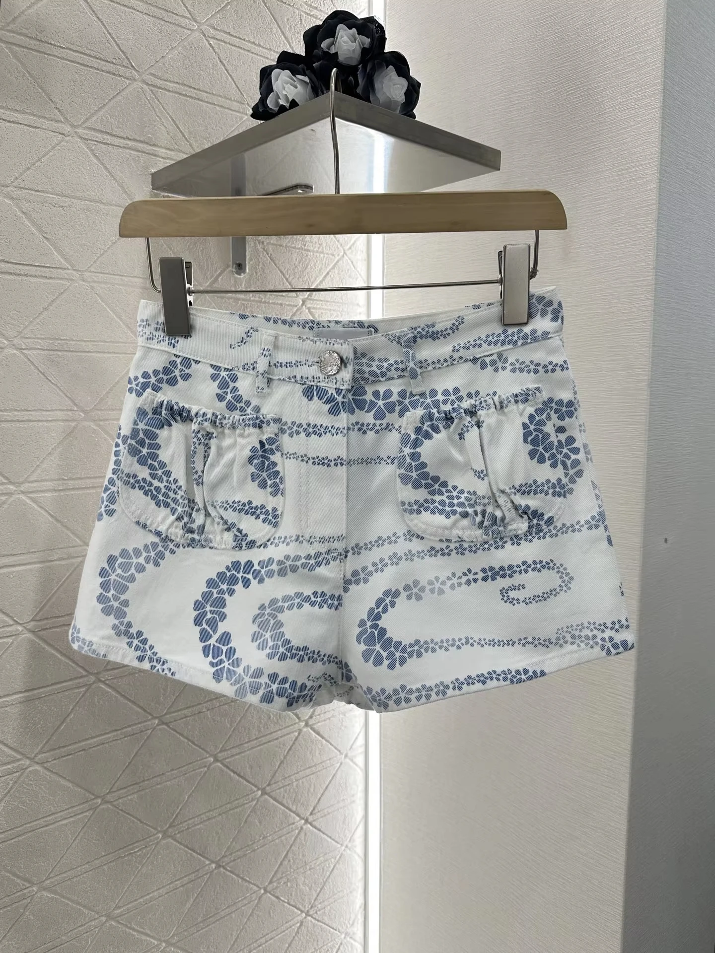 Designer Brand Spring Summer Cotton Floral Printing Button Denim Shorts Trendy Classical Basics Casual Slim Female Clothes