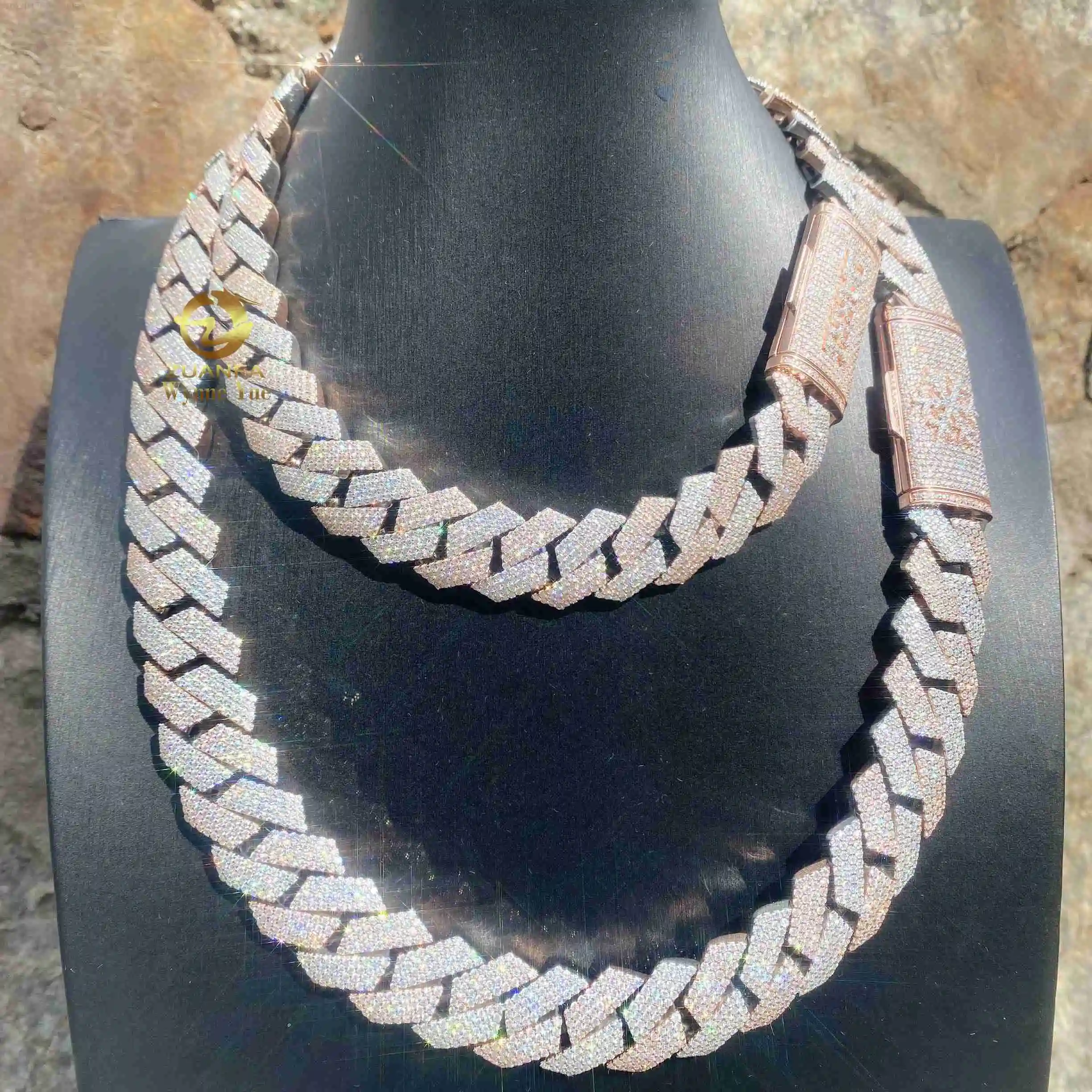

Hand Setting 18mm/20mm 4 Row Two Tone Bussdown Flawless Moissanite Miami Cuban Link Chain
