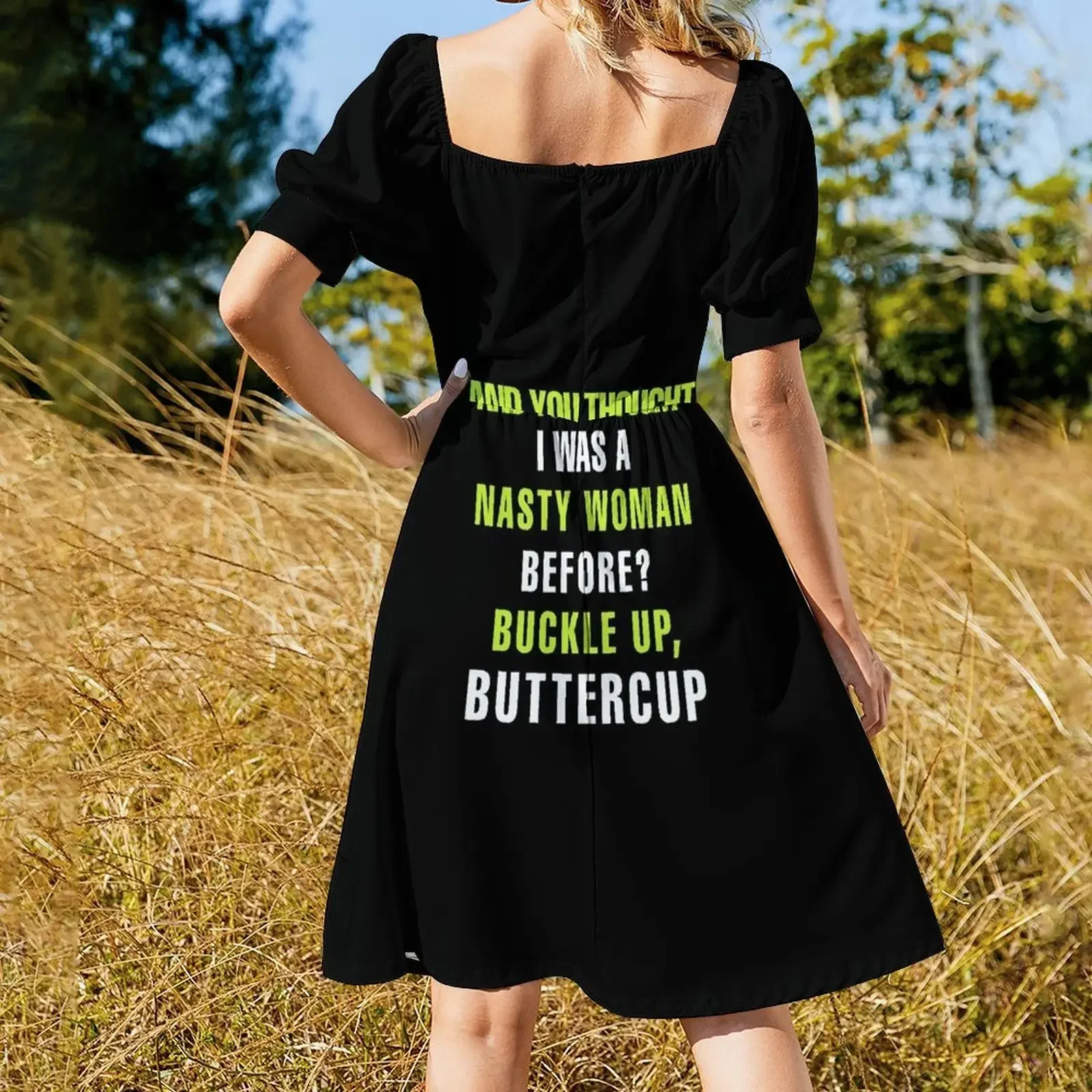 Whoopi Goldberg T-Shirt – AND YOU THOUGHT I WAS A NASTY WOMAN BEFORE BUCKLE UP BUTTERCUP Kurzarmkleid Damenbekleidung