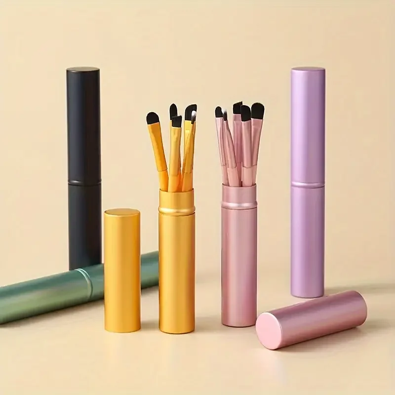 チークとアイシャドウのメイクブラシセット,ファンデーション,チーク,ブレンド,美容用の繊細で柔らかいツール,5個