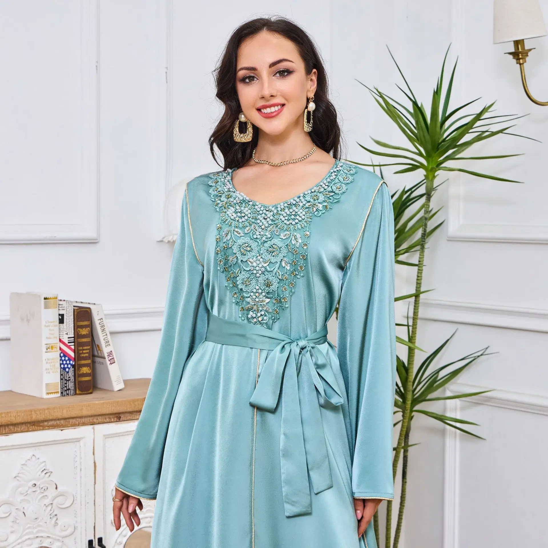 

Abaya Arab Apparel Muscle Women's Gown Fashion Beaded New Dubai Dress Round-Neck With Belt Long Sleeves Women Clothing Fashion