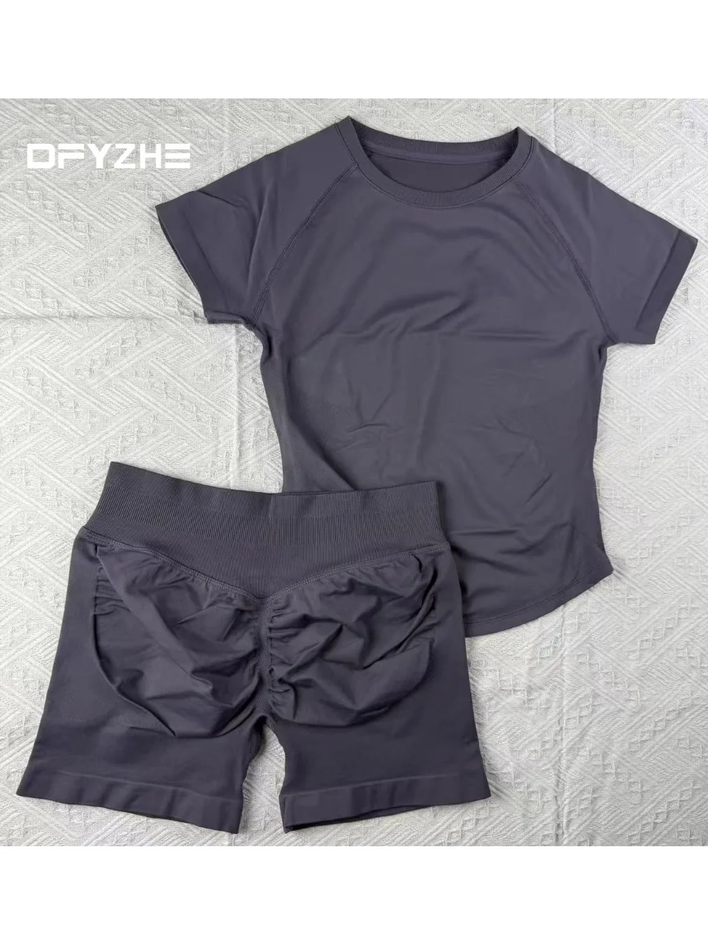 Nieuwe DFYZHE Running Fitness Set Ronde Hals Korte Mouw Naadloze Yoga Top T-shirt Fitness Set T-shirt Shorts 2-delige set - afbeelding 2