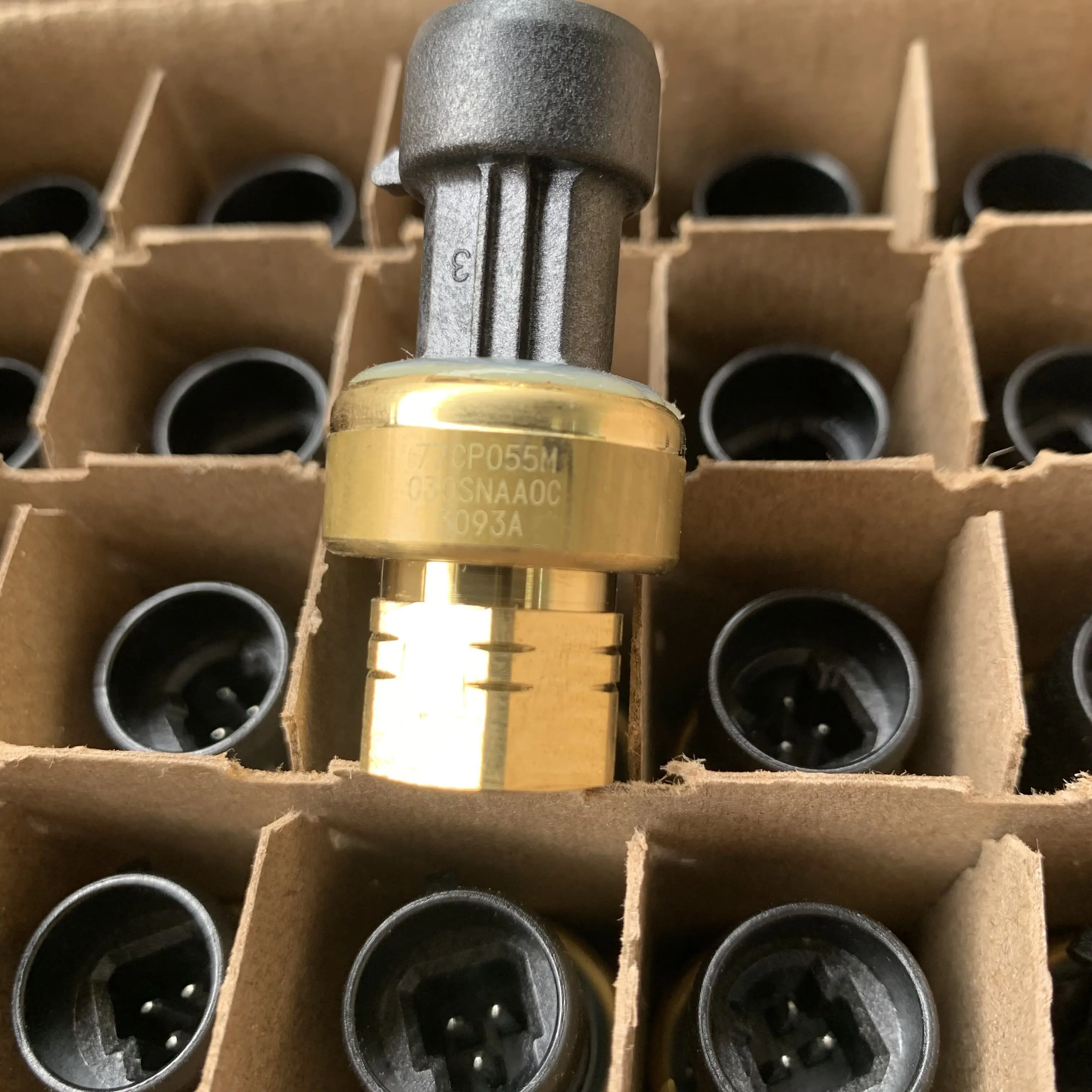 

Датчик давления SENSATA 77CP055M030SNAA0C 0-30BAR 4-20MA