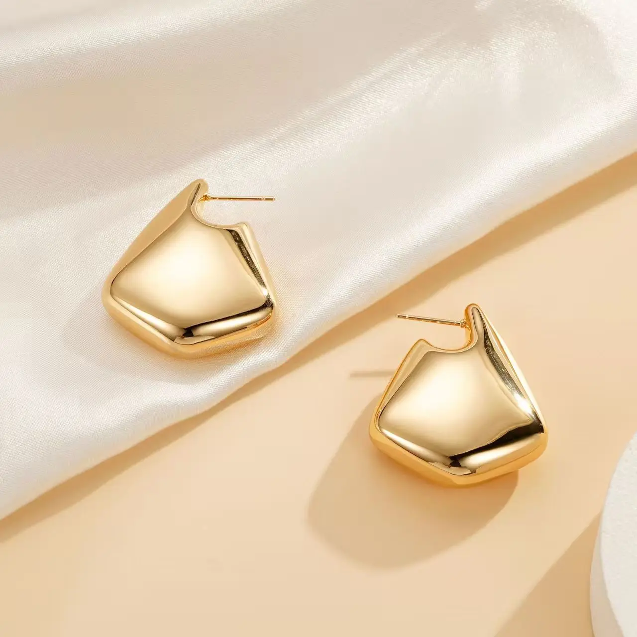 European And American Fashion Multi-purpose Polished Glossy Irregular Stud Earrings For Women, Suitable For Daily Wear