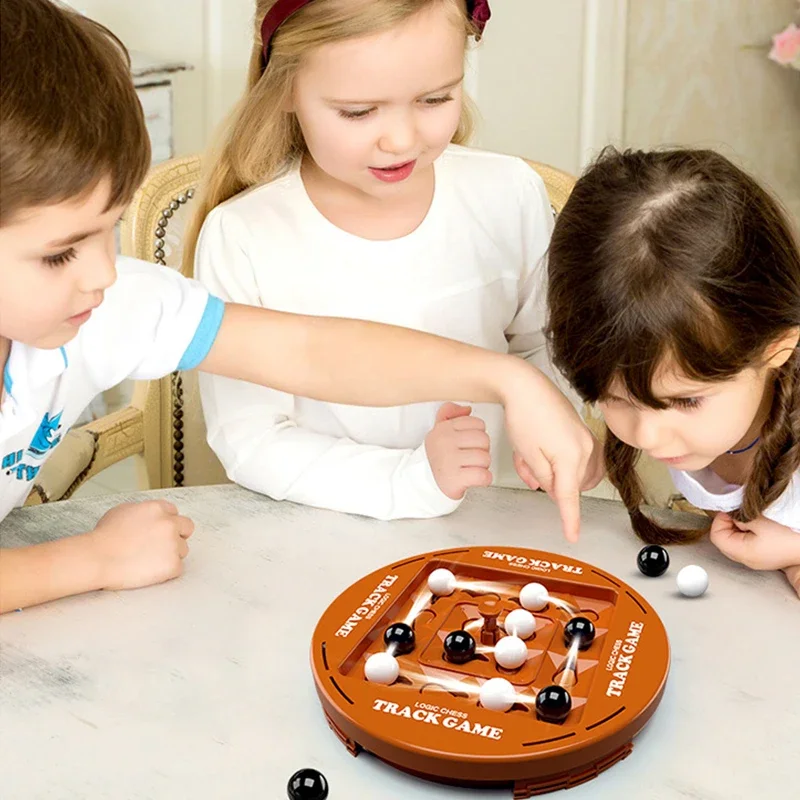 Lustiges 4-in-1-Reihe-Track-Logik-Schach-Dual-Verbindungsbrettspiel-Spielzeug für Kinder, Denktraining, Gehirn-Steigerung der Intelligenz, Spielzeug