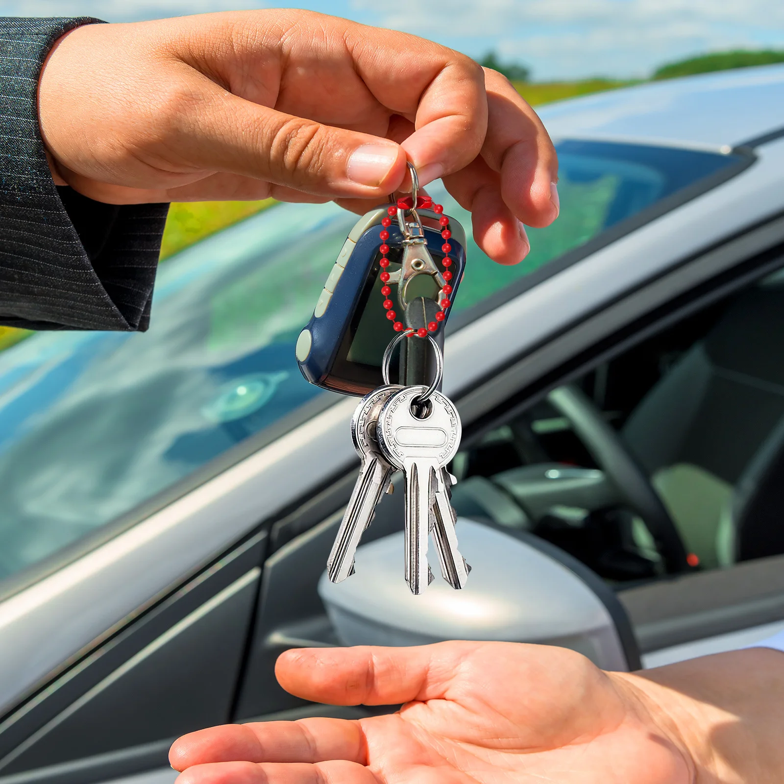 

100Pcs Metal Keychain Chains Christmas Tree Pendant Ball Roller Chains for Decorative Jewelry Craft Bag Charm Making