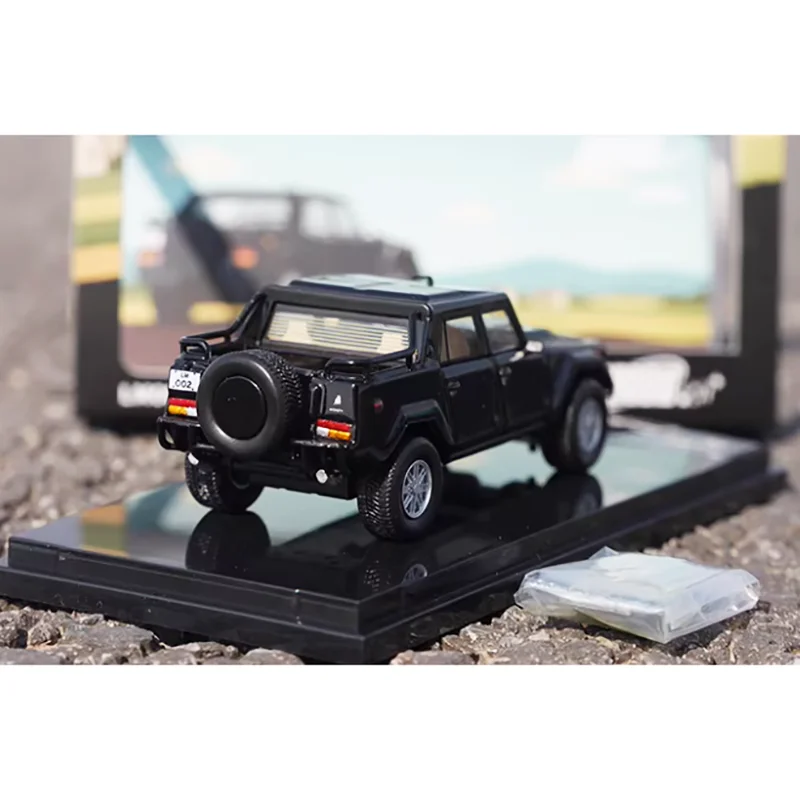 

Масштабная модель внедорожника LM002 из литого металла 1:64, готовая коллекционная игрушка-симулятор, подарок, статическая модель для демонстрации