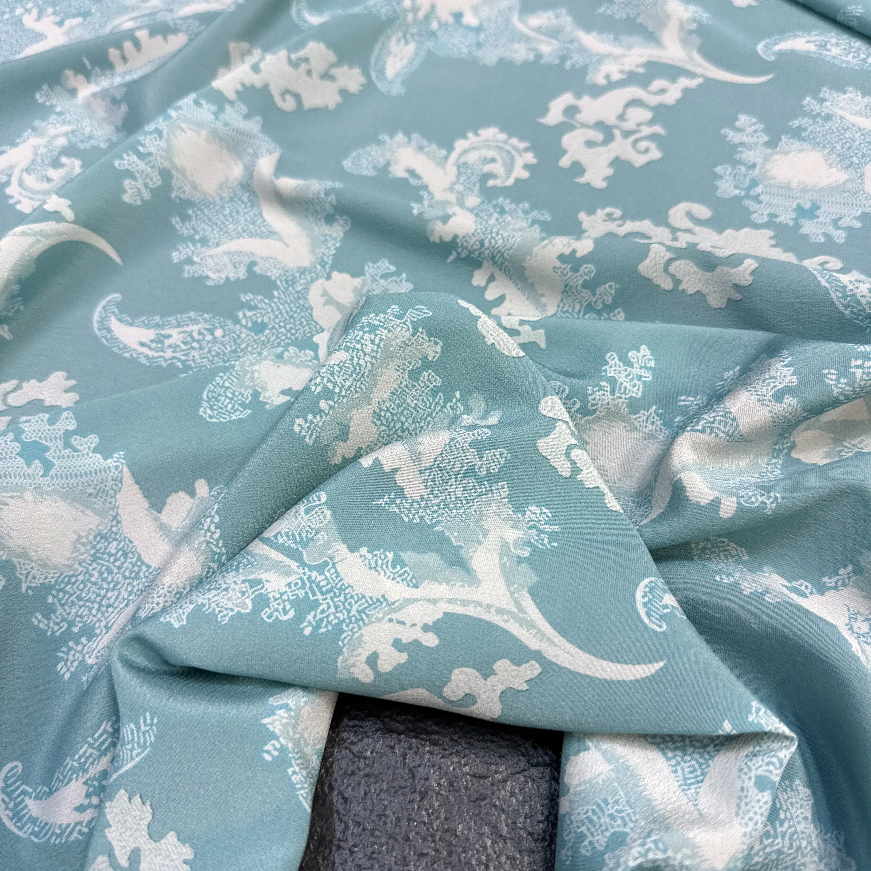 Light Floral Printed Stretch Light Blue Silk Crepe de Chine Fabric for DIY and Sewing Silk Fabric for Dress Pants Pajamas R7048
