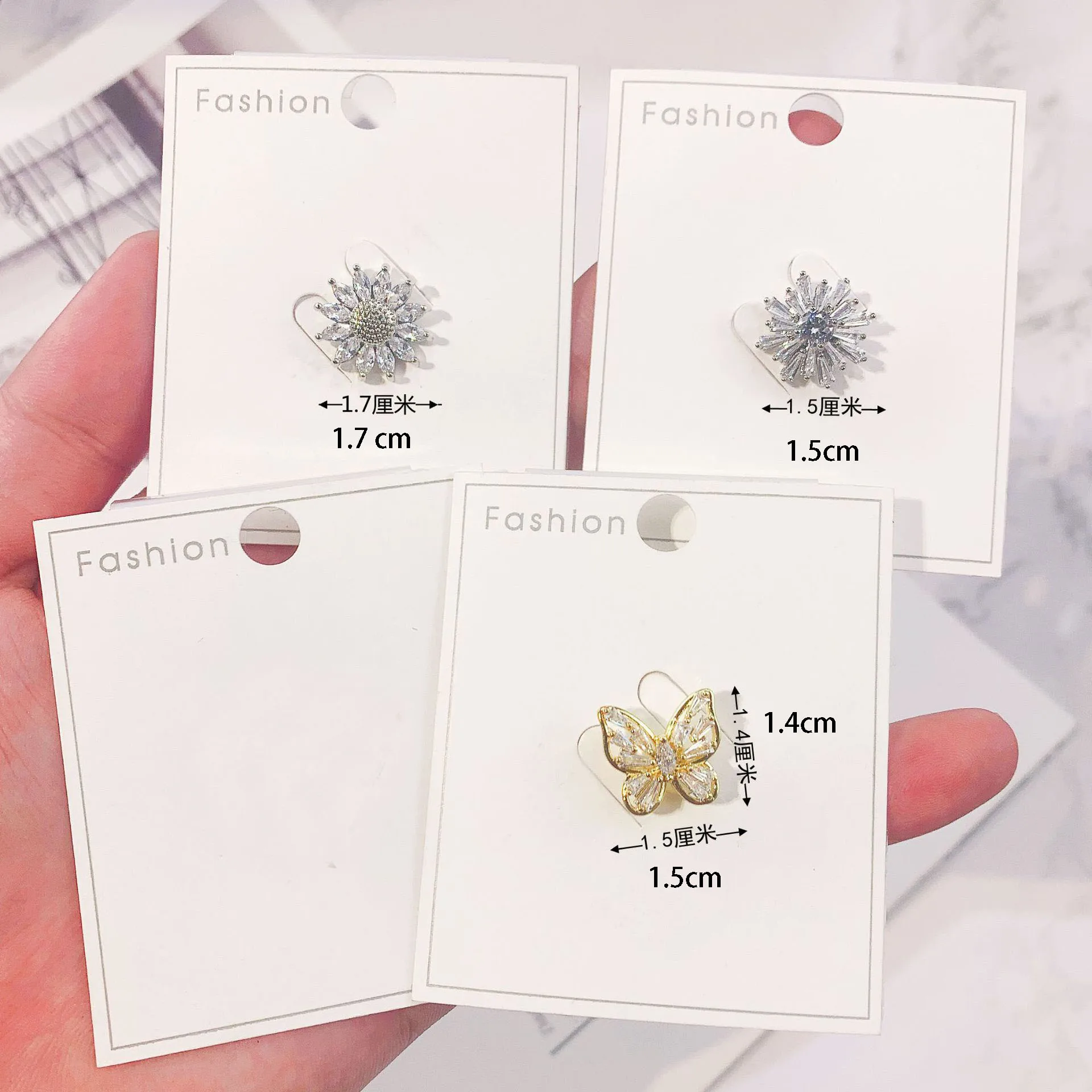 New Anti-glare Small Brooch Female High-grade Atmospheric Copper Zircon Inlaid Collar Pin Corsage Decoration H1389