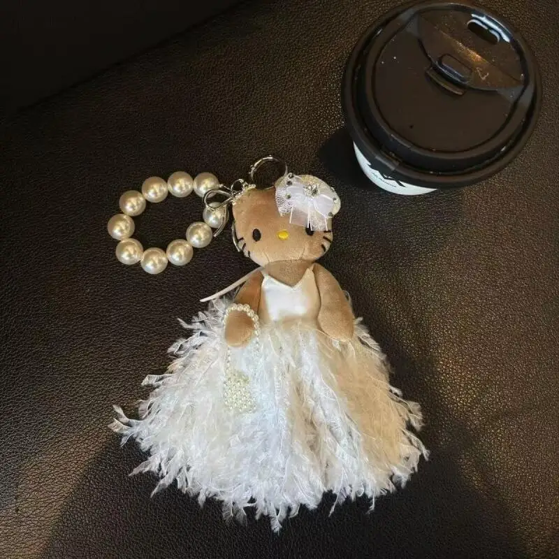 

Sanrio черное вечернее платье с перьями, плюшевая кукла Hello Kitty, игрушка для девочек, белое свадебное платье, плюшевый брелок для пары, украшение для сумки