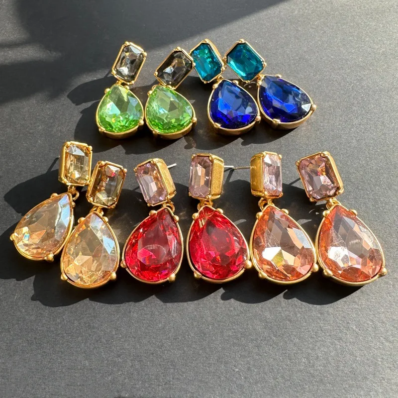 

VKVVA Classic Teardrop Cut Glass Rhinestone Stud Earrings, Elegant Fashion Jewelry for Women