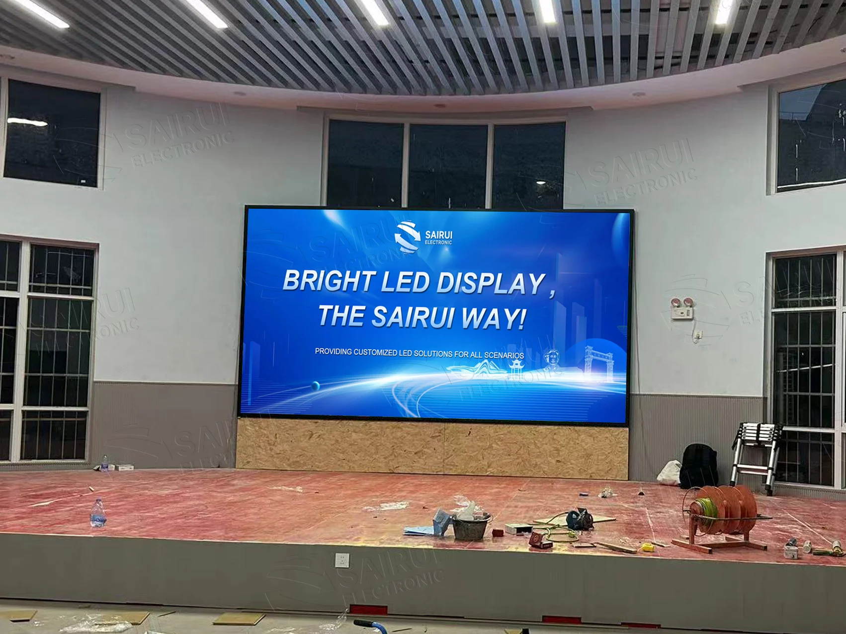 شاشة LED عالية الدقة مثبتة على الحائط للمدرسة 4*2.5 متر P1.2 P1.5 P1.8 P2 P2.5 P3 P4 شاشة LED لاجتماع تشغيل الفيديو واستخدام PPT #2