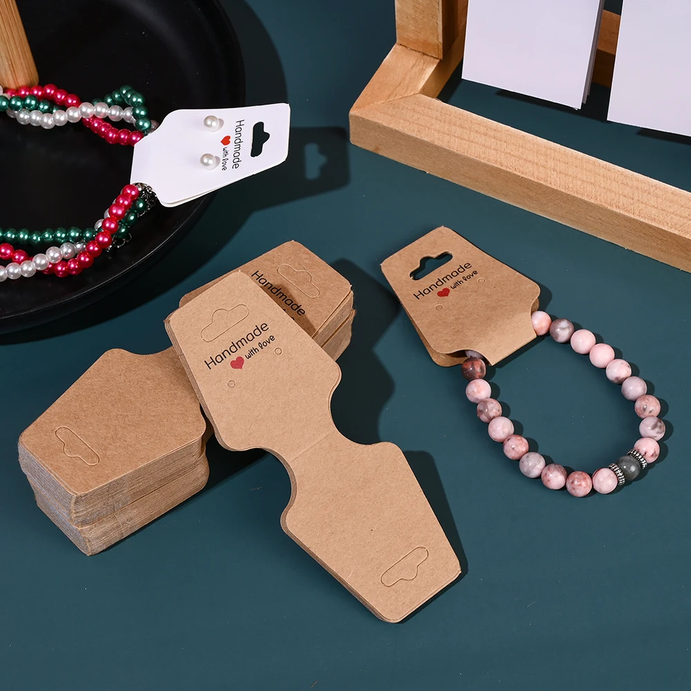 50 Stück braune Kraftpapier- und schwarz-weiße Schmuck-Faltkarten, selbstklebende Schmuckverpackungskarten mit der Aufschrift „Handmade with Love“ – Detail 7