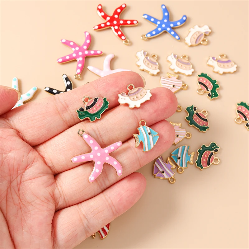20 Stück niedliche, gemischte Emaille-Anhänger in Form von Schildkröten, Seesternen und Fischen zum Basteln von Halsketten, Ohrringen, Armbändern und anderen Schmuckstücken. – Detail 1