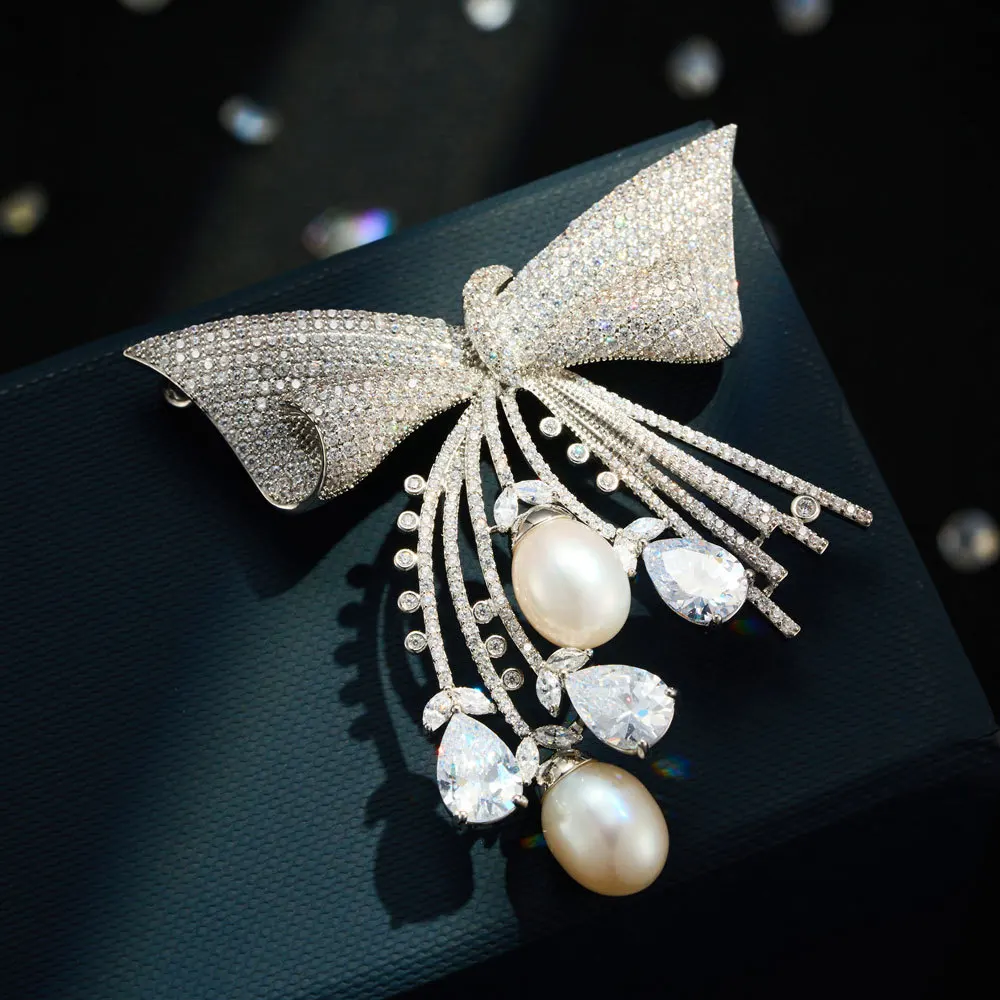 

Fairy Tassel Bow Brooch Copper Gold Plated Micro-Paved Zircon Freshwater Pearl Delicate Pin