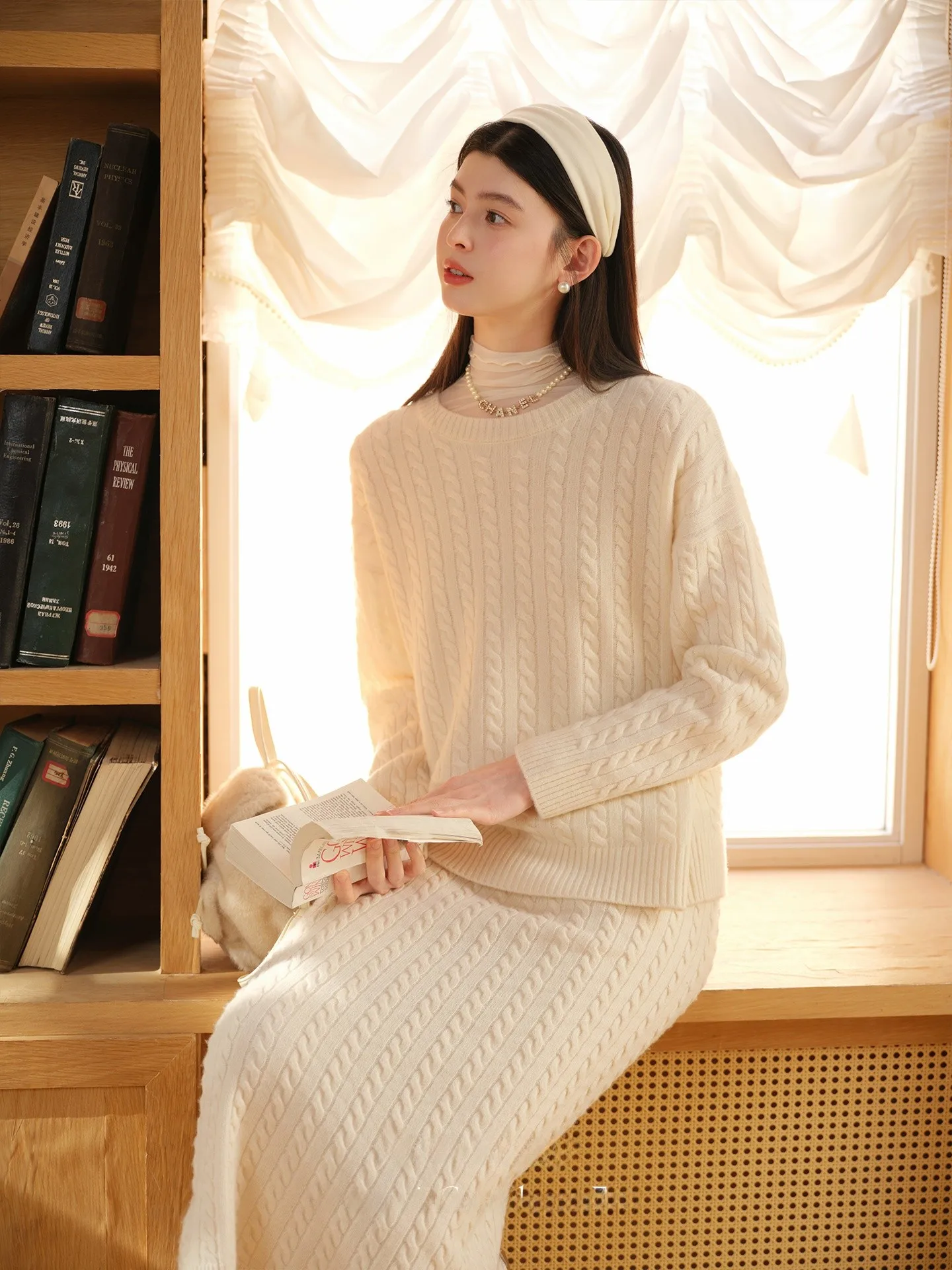 

Roro Sheep Una Women's Casual Style Knitted Sweater And Straight Skirt Set Wool And Cashmere Blend Long Sleeve round Neck Twi...
