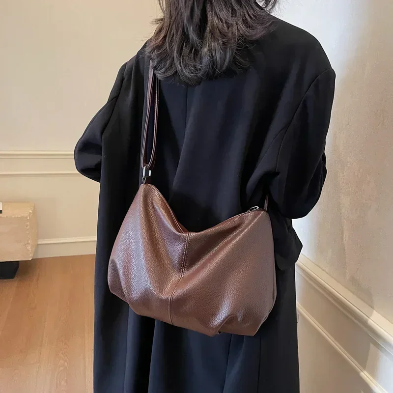 

Crossbody Shoulder Commuter Bag for Women, 2025 New Spring, Retro Soft-Surface Large-Capacity, Versatile Bestseller, Stylish Bag