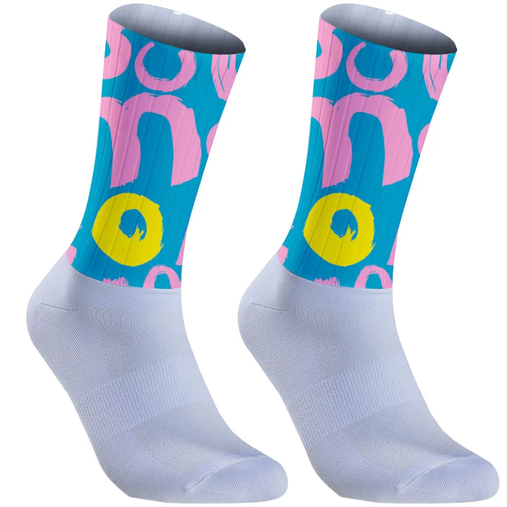 

2025 New The sock opening is highly elastic and tightly tied, not loose or displaced, maintaining a delicate shape.