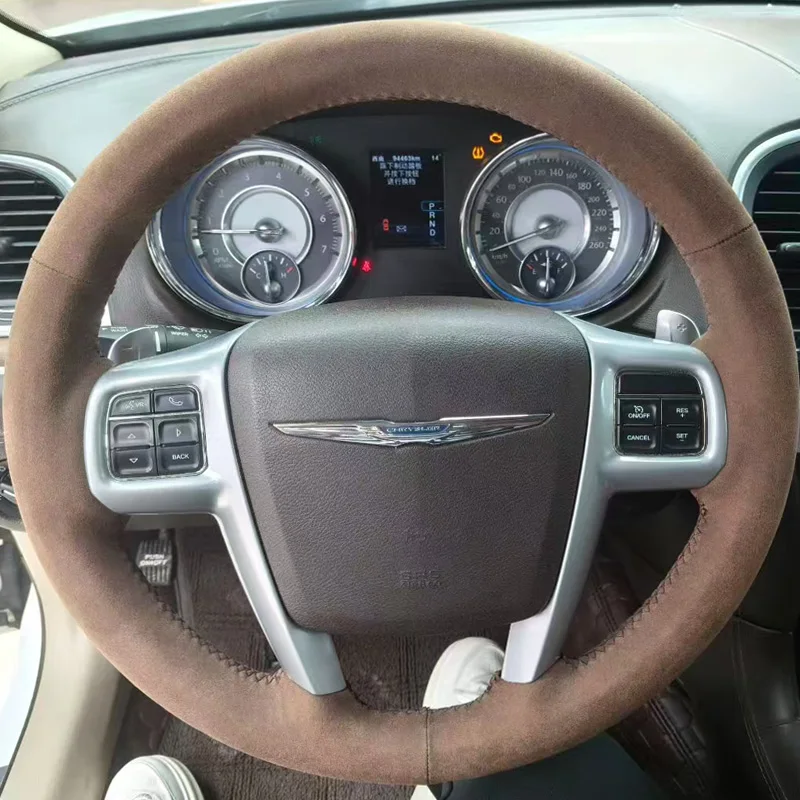

Для Chrysler 300C 2011-2015: Чехол на руль из гладкой черной кожи ручной работы, нескользящий, аксессуар для интерьера автомобиля