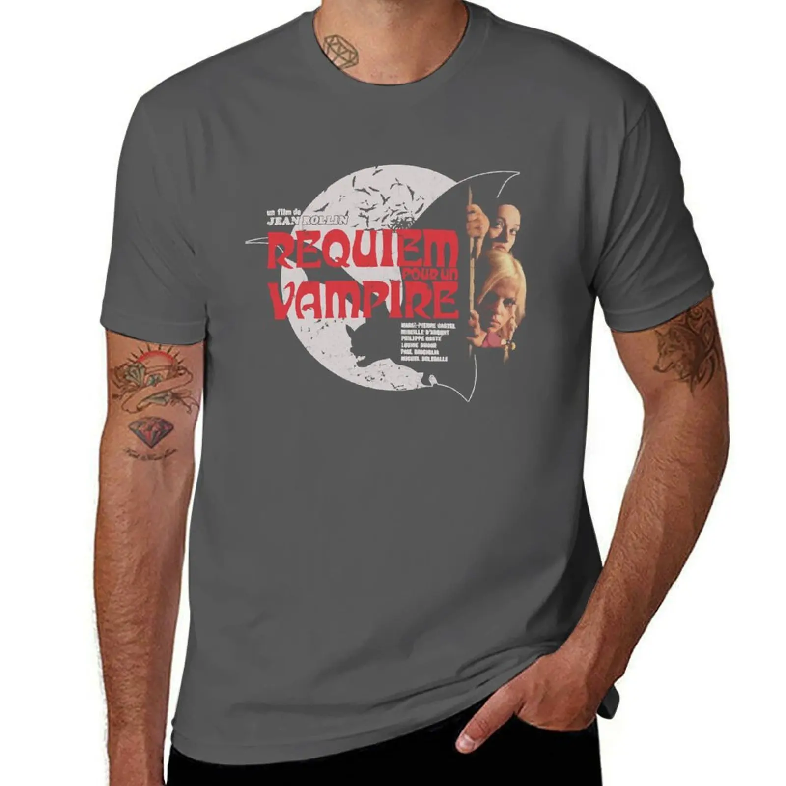 

Essential Un Vampire Requiem Pour T-Shirt Simple Print Design T-Shirt