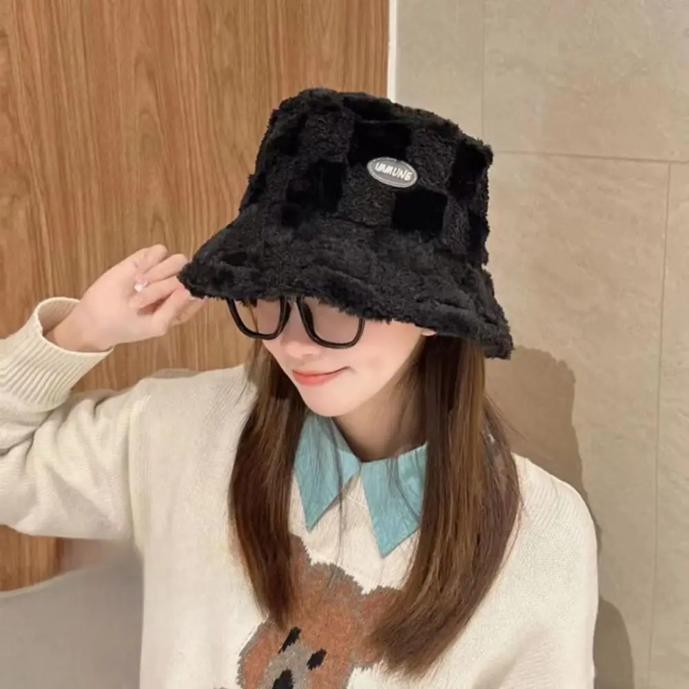 Plaid Checkered Women Bucket Hat Faux Fur Adjustable Winter Fisherman Hat Thicken Wind-Resistant Lamb Wool Fisherman's Hat
