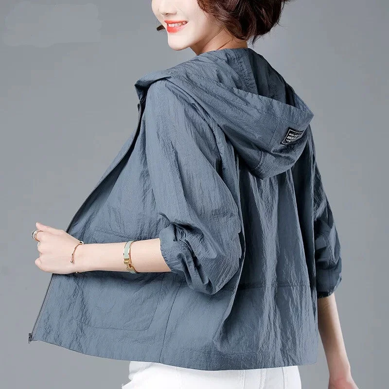 Fashionable Ladies' Lightweight Summer Sun Protection Clothing Beautiful Anti-Uv Jacket Stylish Outdoor Apparel for Women