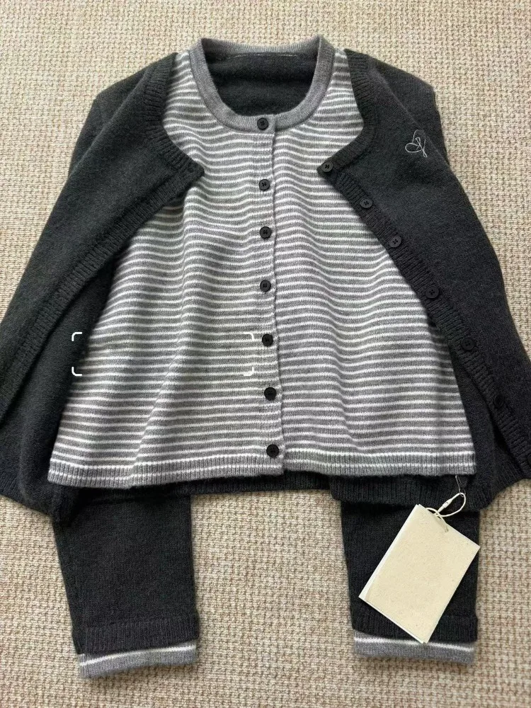 

Korean Striped Sweaters Fake Two Piece Cardigan 2025 Early Autumn New O-neck Tops Mujer Casual All-match Knitted Coat Women
