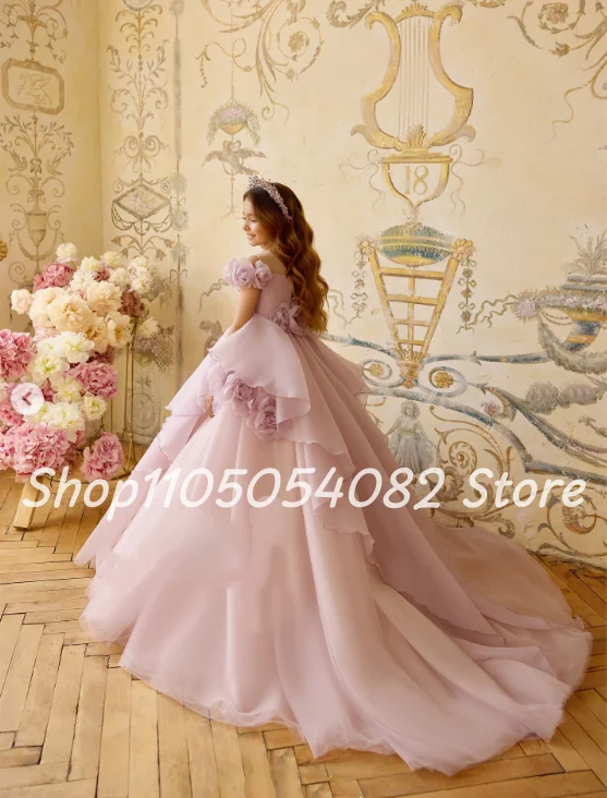 カスタマイズされたライトピンクのアップリケロマンチックなフラワーガールドレスラウンドネックビーズ3DアップリケAラインプリーツウェディングフラワーガールドレス