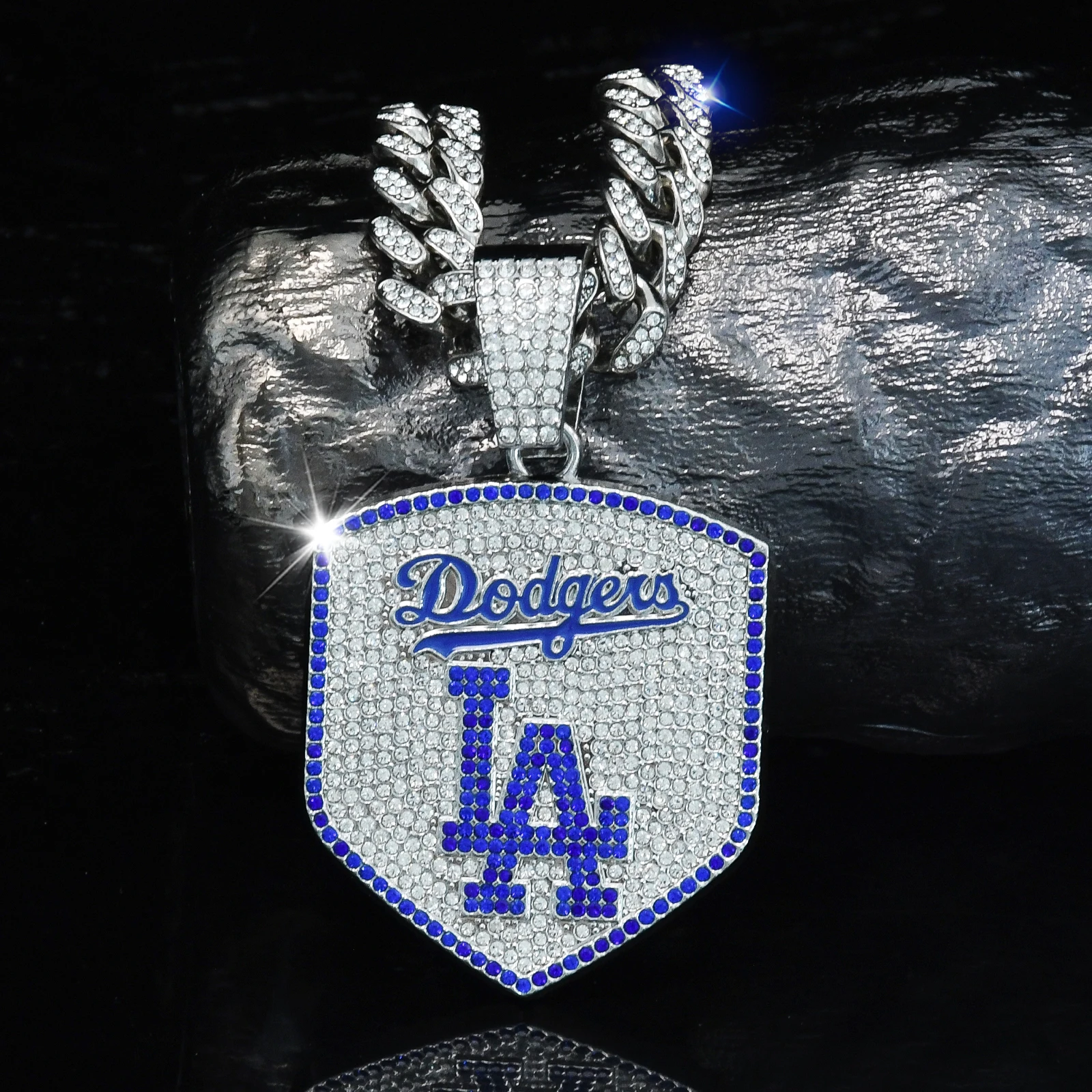 Popular Baseball LA Letter Dod gers Pendant Full Rhinestone Pendant and Icy Cuban Chain Necklace for Lovers