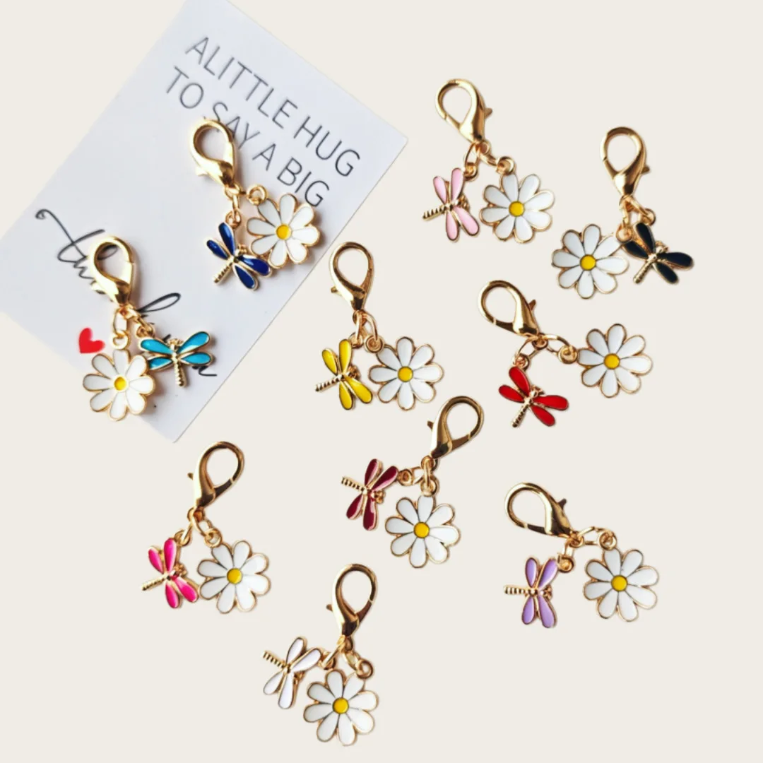 10pcs Fresh Daisy Dragonfly Pendant Cute Alloy Oil Drop Keychain Small Bag Hanging Decor