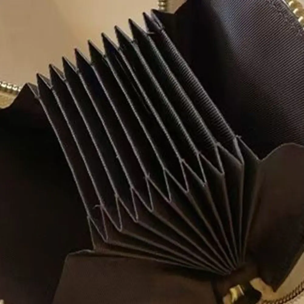 جديد بو حامل بطاقة الخبز الكلب ثلاثة أضعاف معرف المنظم مخلب المحفظة