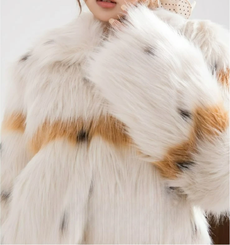 

2025 Winter New Fashion Eco-friendly Youth Fur Coat with Turn-down Collar Short Long Sleeve Coat