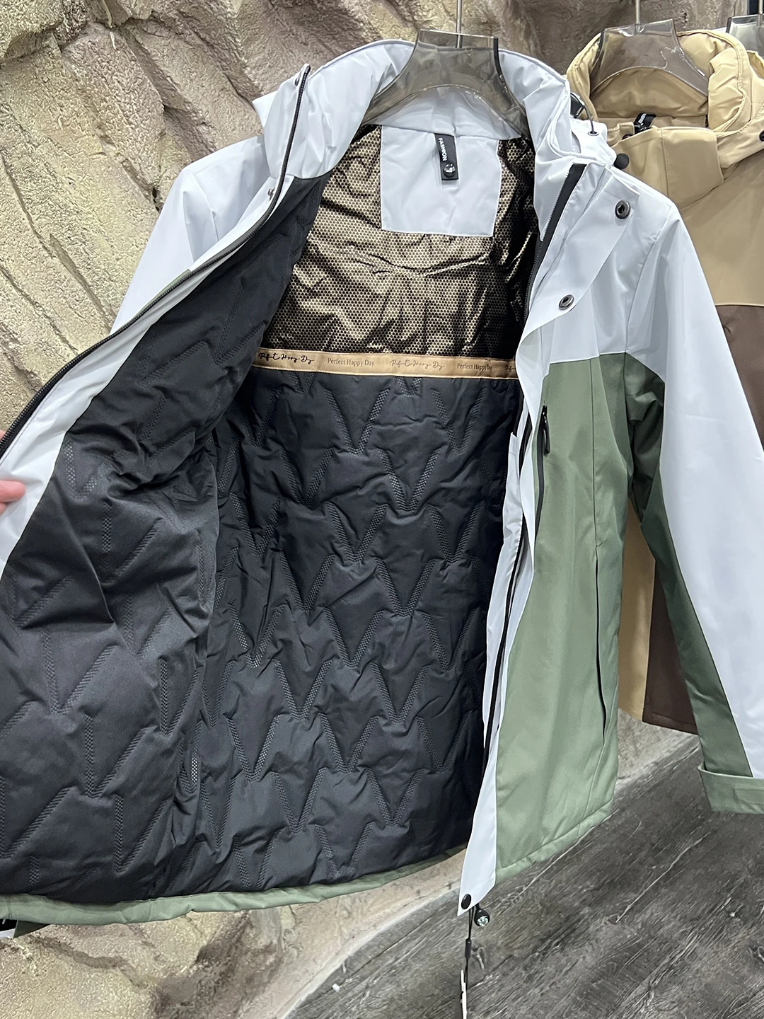 

High-End Graphene Black Gold Men's Cotton Jacket Waterproof Windproof Warm Autumn Winter Hooded Standard Fit Polyester Fiber