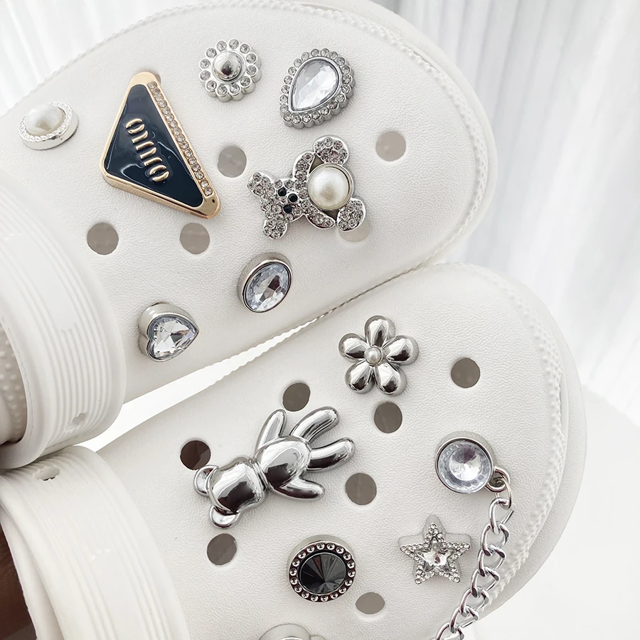 

13pcs Cute Silvery Bear Faux Diamond Chain Detachable Shoe Decoration Charms Pins Suitable For Clog Sandals Bogg Bag Hat Gift