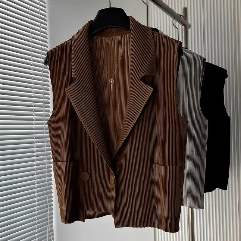 Miyake Pleated Jacket Women 2026 Spring New Suit Lapel Solid Color Pleats Vest Jacket Women's Commuter Wear Versatile Slim Top