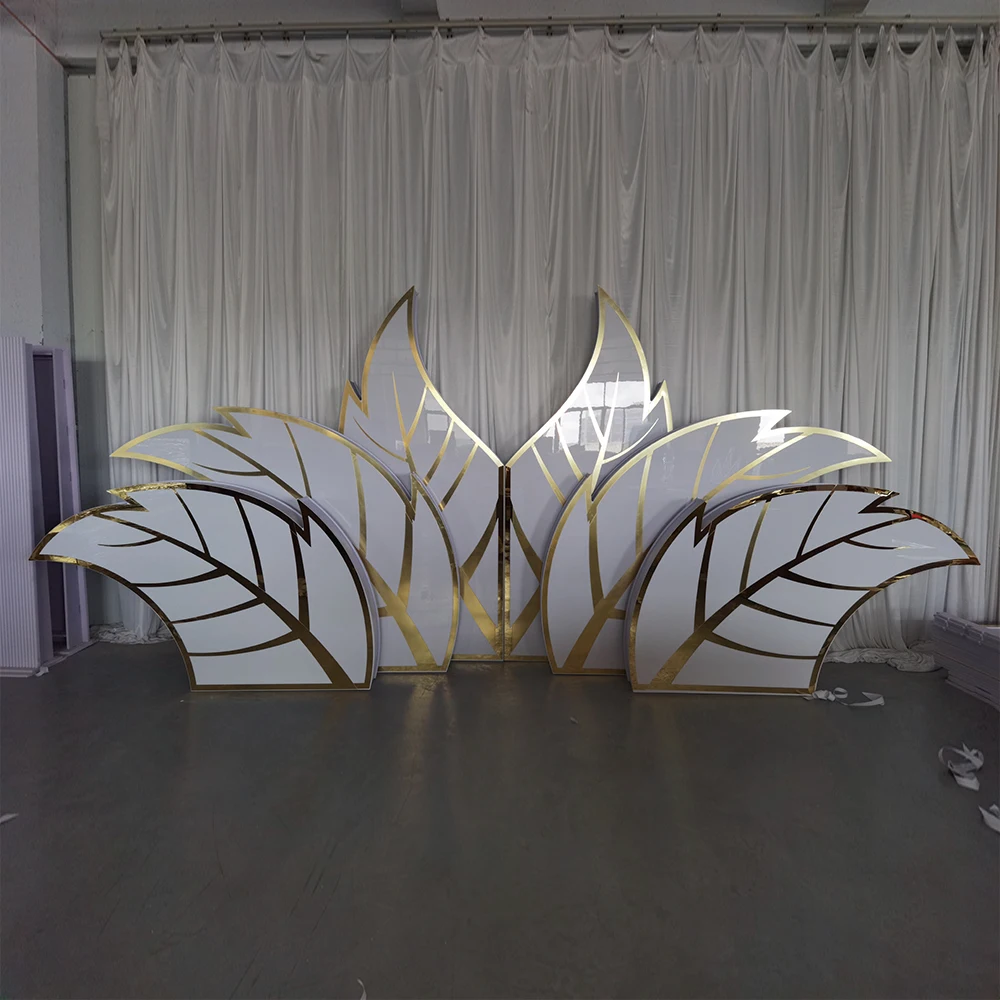 2022 Latest Design Modern Style Leaf Shape Backdrop Golded Wedding Party Banquet Used